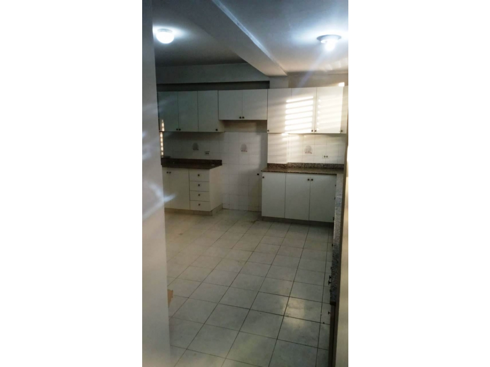 Se ALQUILA Apartamento en Edificio Aurora, Vía Argentina — foto 5