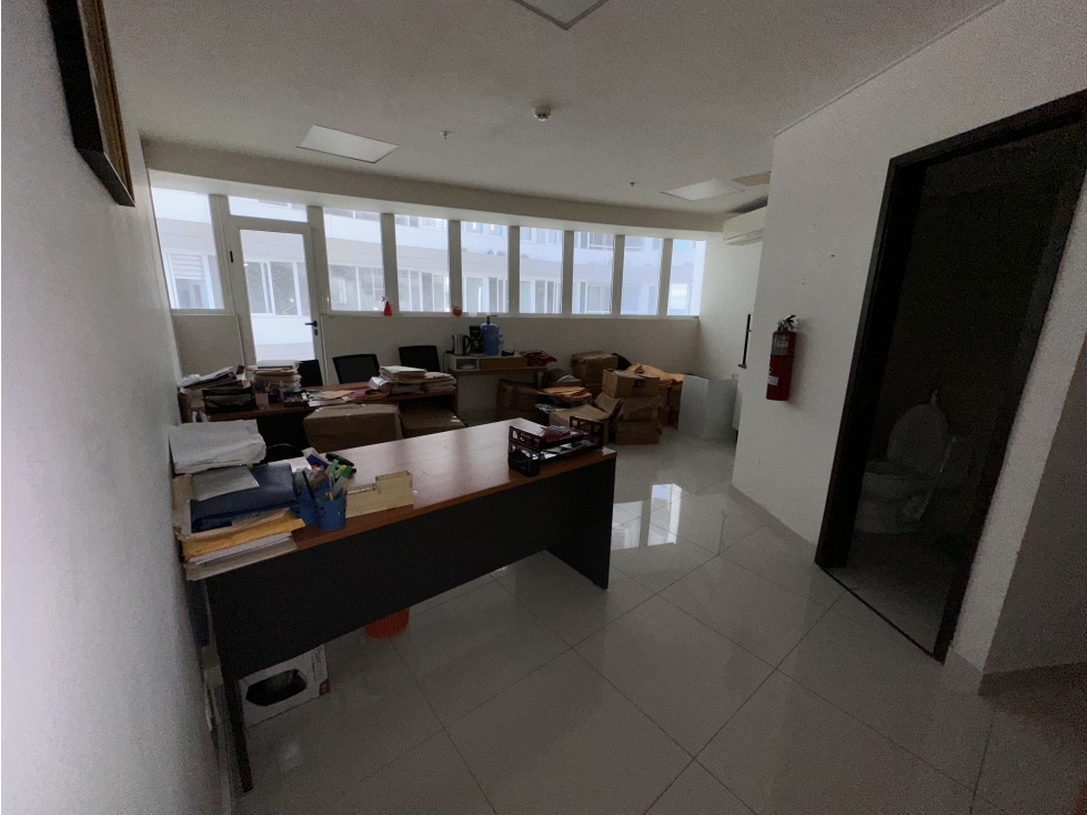 Se ALQUILA Oficina en PH Bay View Amoblado