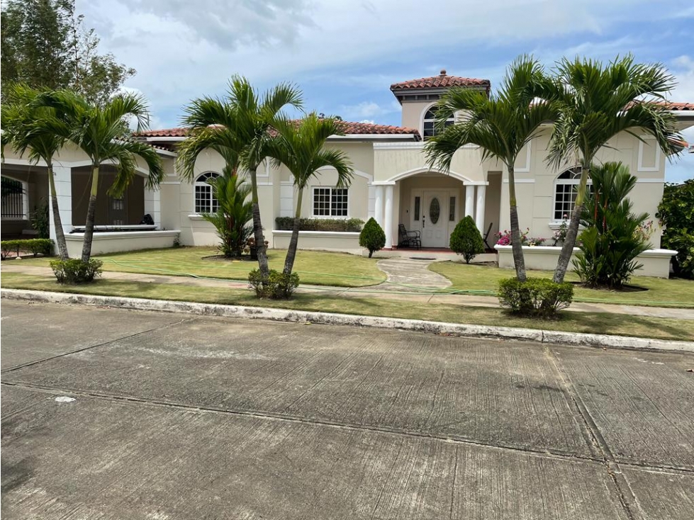 Se VENDE / ALQUILA casa en PH Rainforest Villas