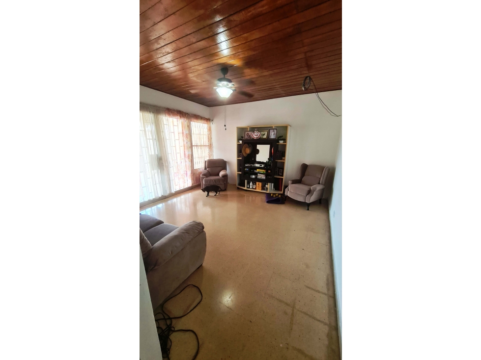 Se VENDE Casa en la Urbanización Miraflores, Betania — foto 2