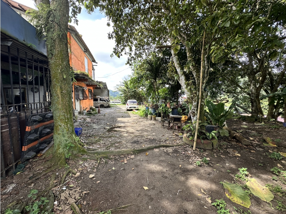 Se Vende Terreno con propiedad / Las Cumbres - 6