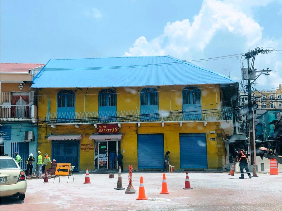 Se Alquilan 2 Locales Comerciales en el Casco Antiguo