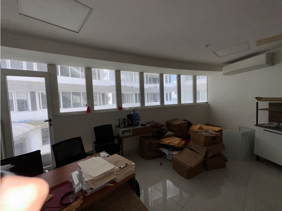 Se ALQUILA Oficina en PH Bay View Amoblado — foto 2