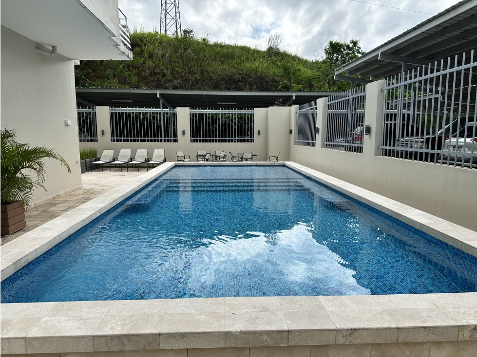 Se VENDE Apto en PH Rokas - Condado del Rey