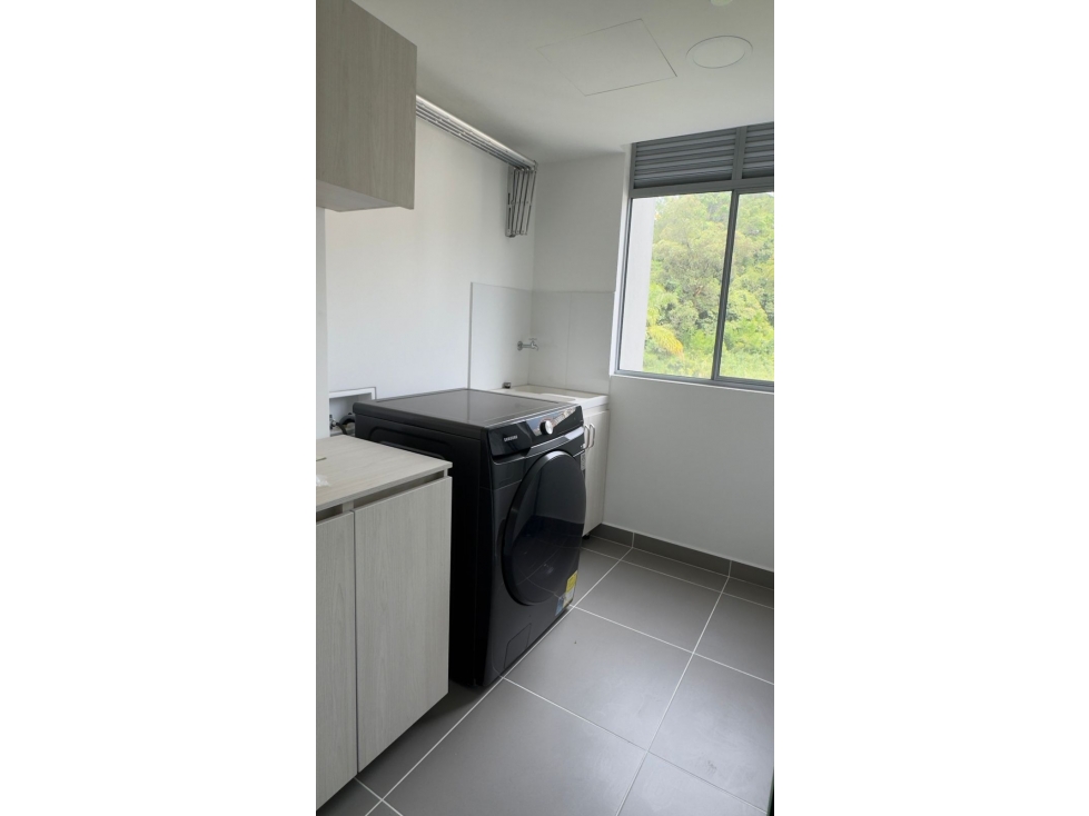 VENTA APARTAMENTO ENVIGADO ABADIA EFICIENCIA DE AREA Y DISEÑO — foto 2