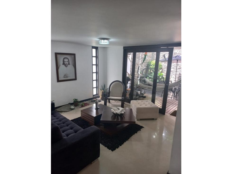 VENTA CASA REMODELADA EN LOMA DE EL ESCOBERO — foto 3