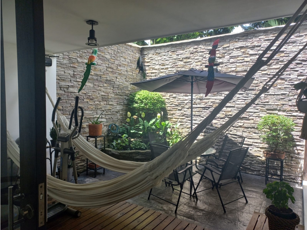 VENTA CASA REMODELADA EN LOMA DE EL ESCOBERO — foto 2