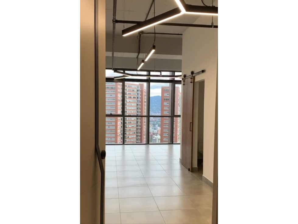 VENTA OFICINA EN ACCES POINT - 3