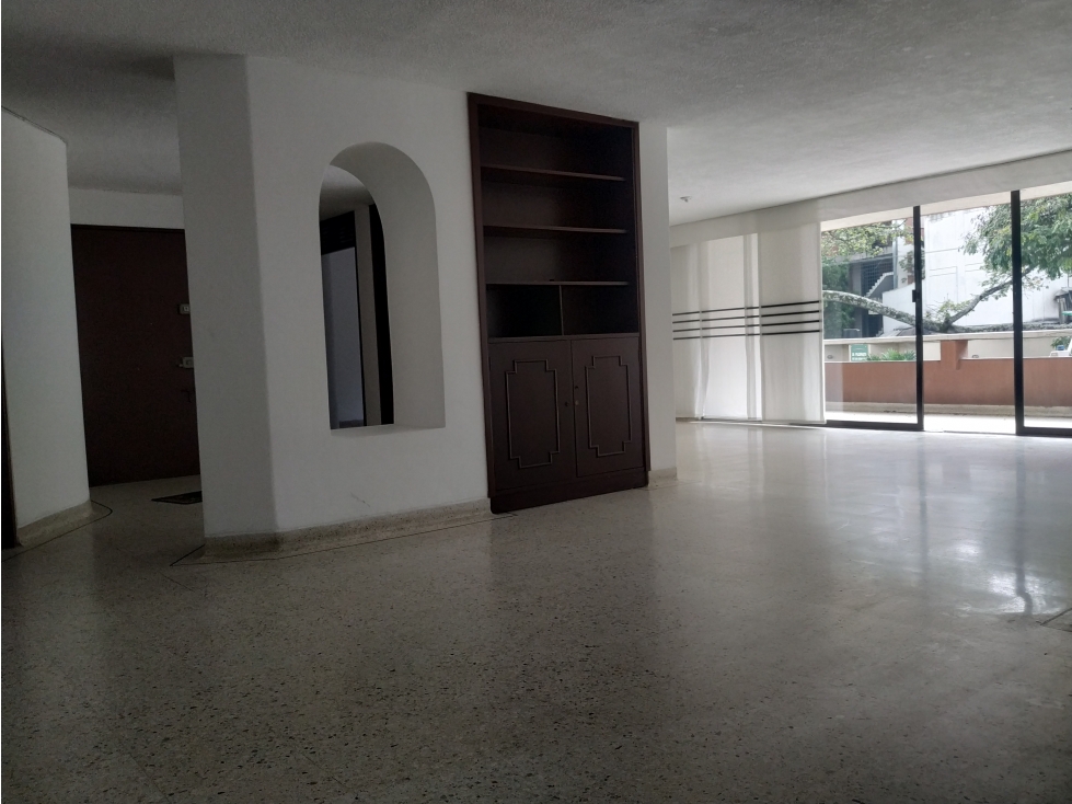 Apartamento en Edificio 3ro San Fernando Viejo Cali