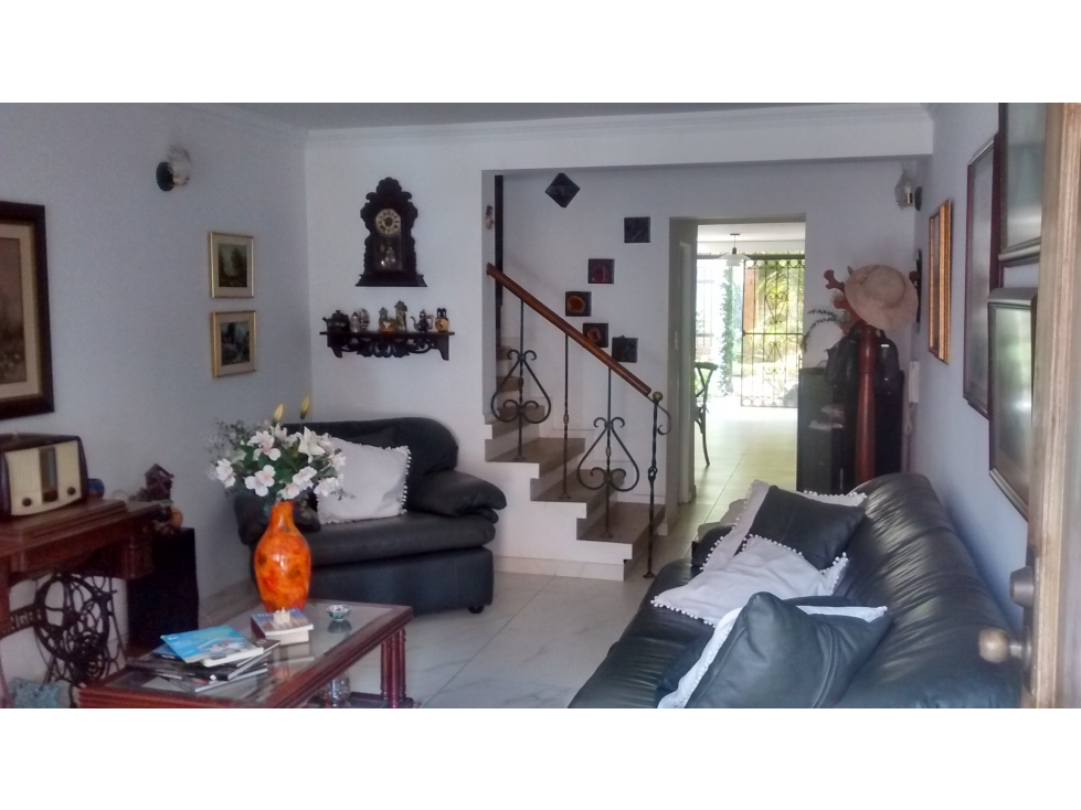 CASA EN CONJUNTO FUENTES DE CAMINO REAL 3 NIVELES SUR CALI — foto 3