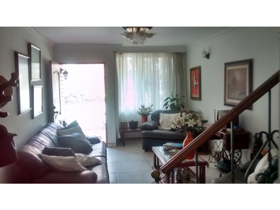 CASA EN CONJUNTO FUENTES DE CAMINO REAL 3 NIVELES SUR CALI — foto 4