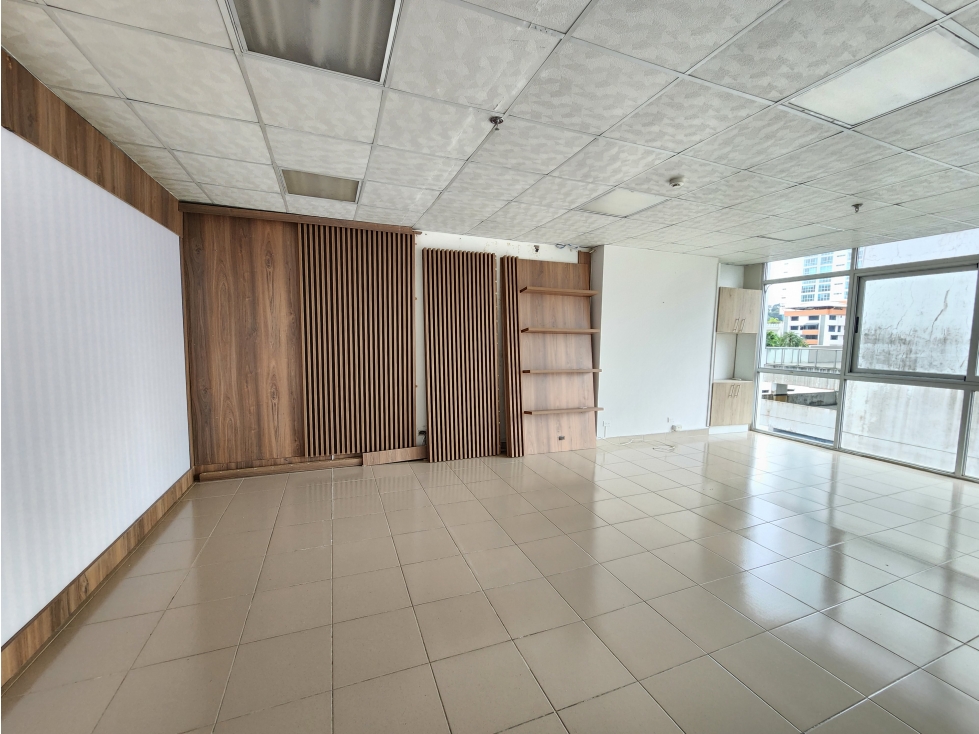 SE VENDE OFICINA COMERCIAL EN AVENIDA BALBOA - PH COLORES NEG. | MM — foto 2