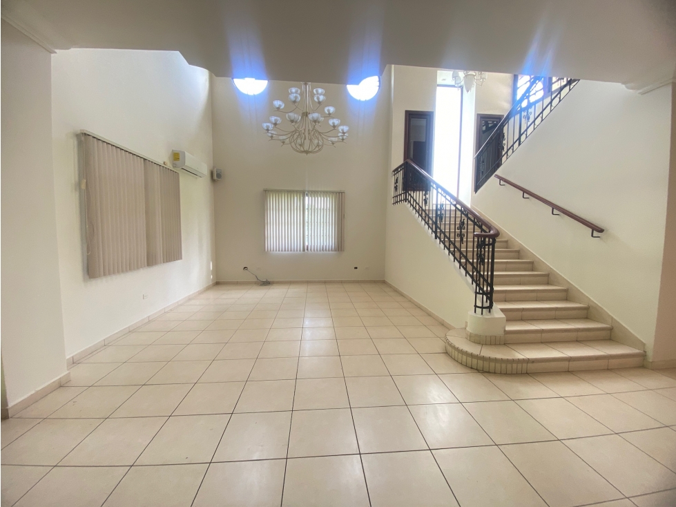 Casa con Piscina Privada en Alquiler PH Camino de Cruces - LH — foto 4