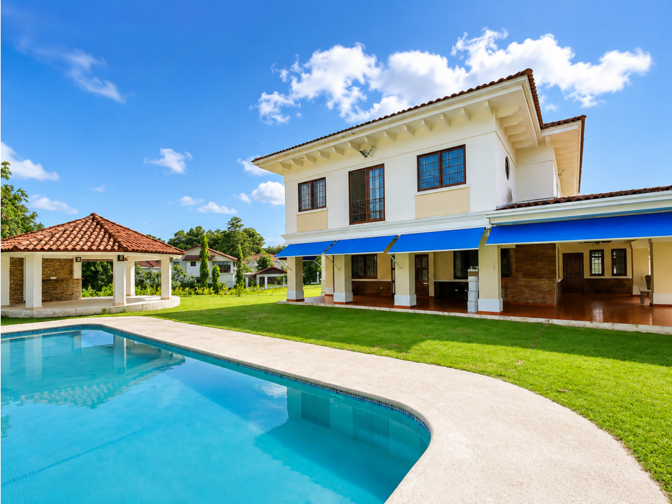 Casa con Piscina Privada en Alquiler PH Camino de Cruces - LH
