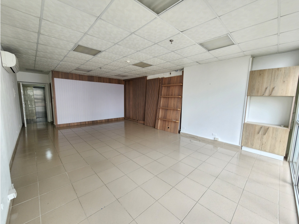 SE VENDE OFICINA COMERCIAL EN AVENIDA BALBOA - PH COLORES NEG. | MM — foto 3