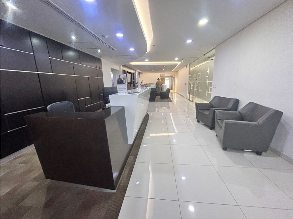 Oficina Amplia con Vista Exterior en Parque de la 93 — foto 6