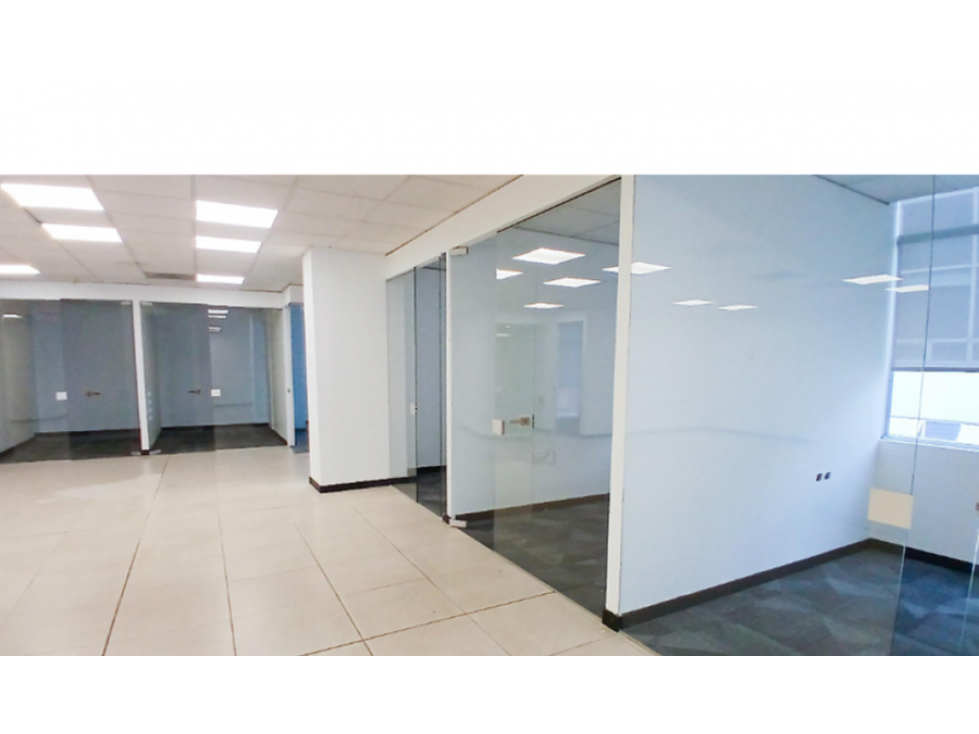 Oficina Super Bien Ubicada en Chico Reservado en Zona Comercial — foto 2