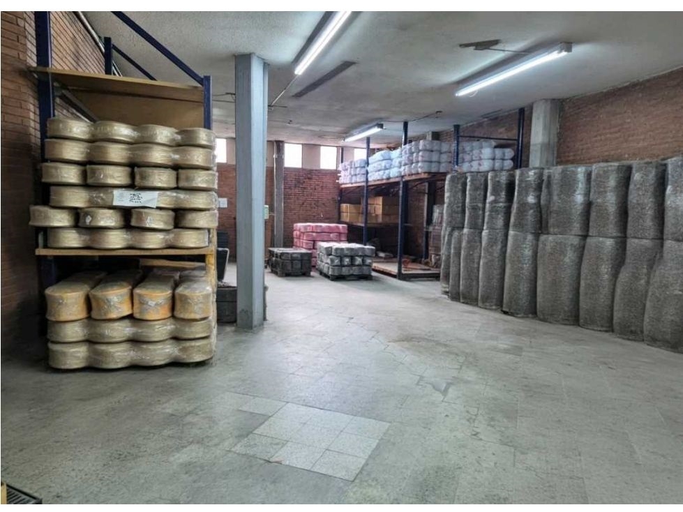 Puente Aranda Amplia Bodega Ubicada en Zona de Alto Trafico 971 m2 — foto 2