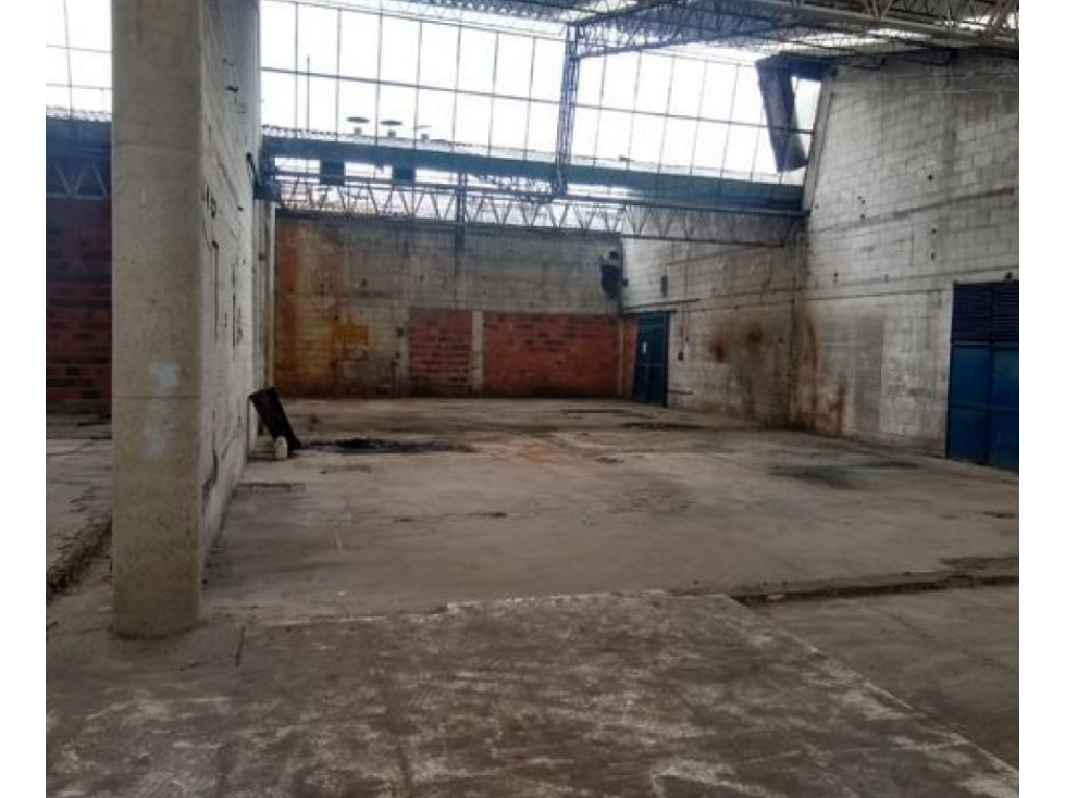 Puente Aranda Amplia Bodega Ubicada en Zona de Alto Trafico 4700 m2 — foto 4