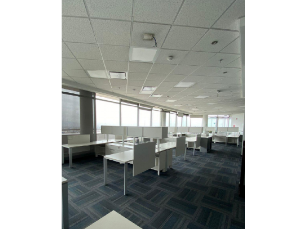 Oficina Calle 80 con Sistema de Aire Acondicionado 1787 m2