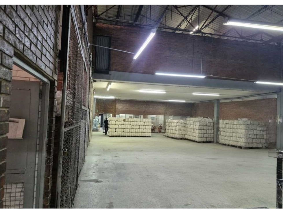 Puente Aranda Amplia Bodega Ubicada en Zona de Alto Trafico 971 m2 — foto 3