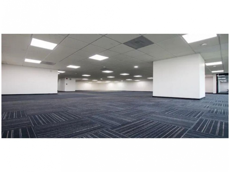 Oficina con Amplios Espacios en Chico Reservado 303m2 — foto 5