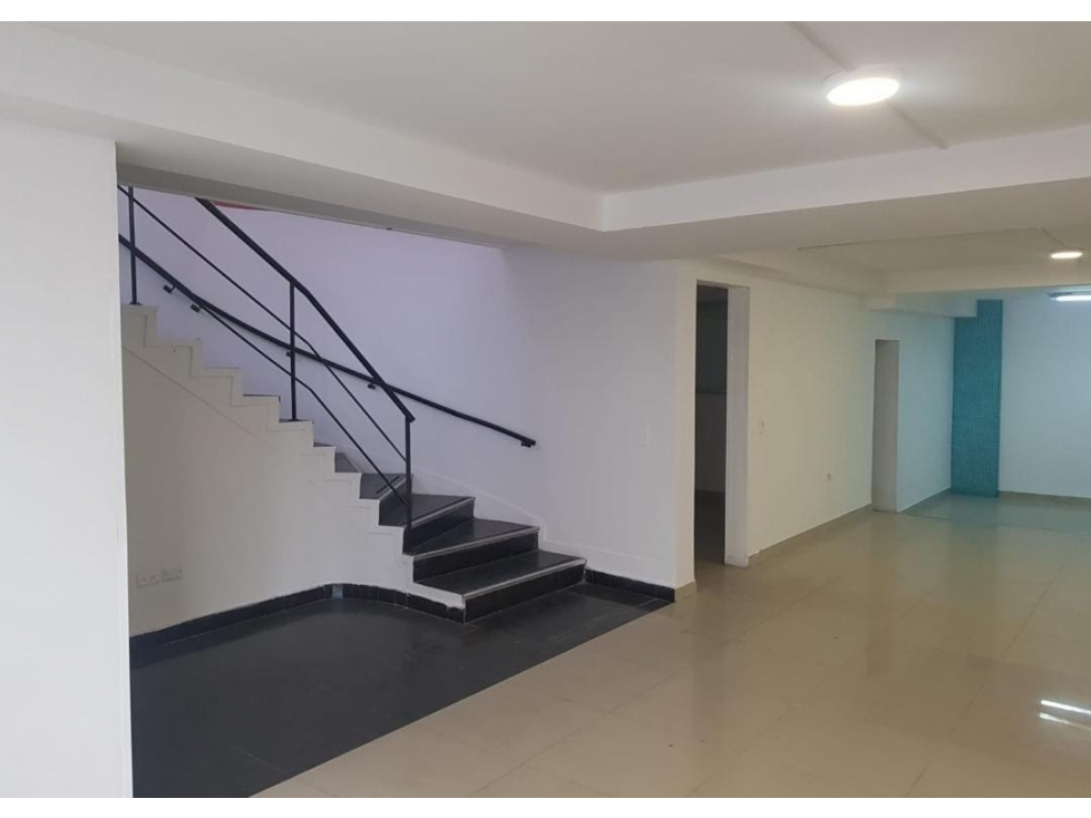 Casa Comercial Super Bien Ubicada en Zona de alto trafico Av. 72 — foto 2
