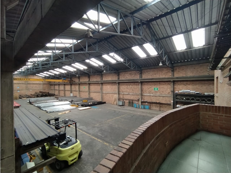 Bodega Super Bien Ubicada y Amplia en Fontibón 1400 m2
