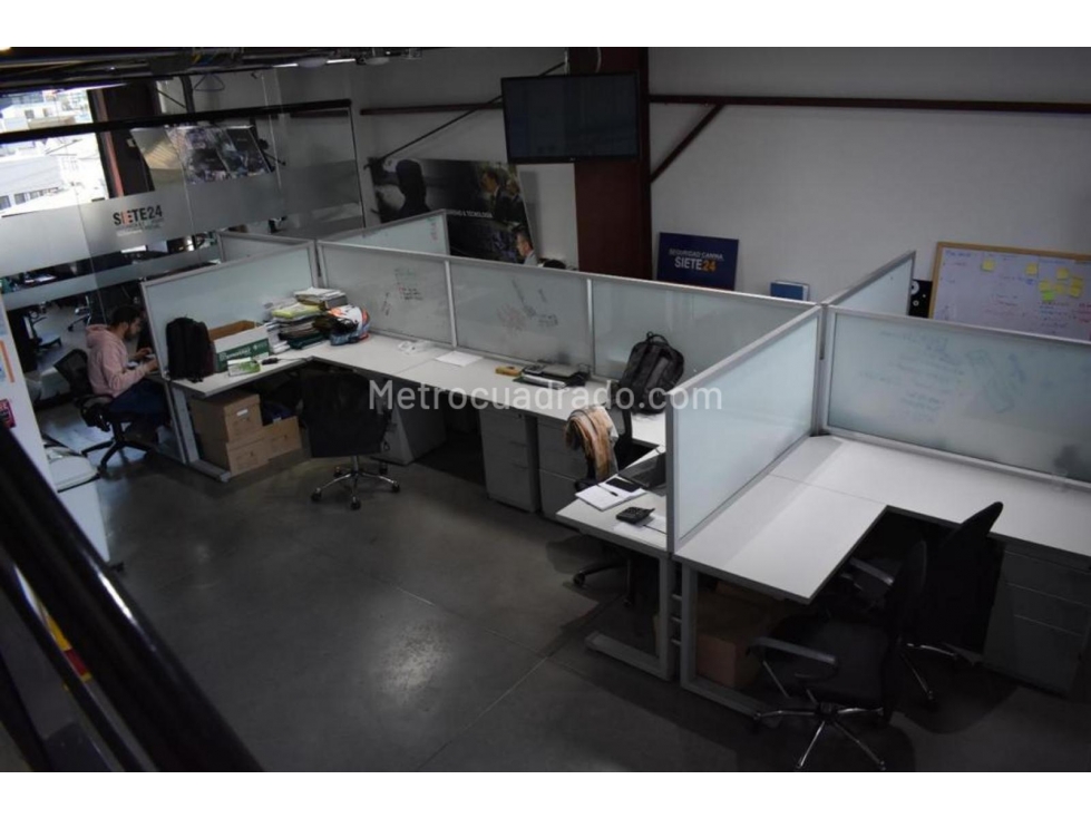 Oficina en Edificio Comercial y Super Bien Ubicada en Santa Ana 610 m2 — foto 3