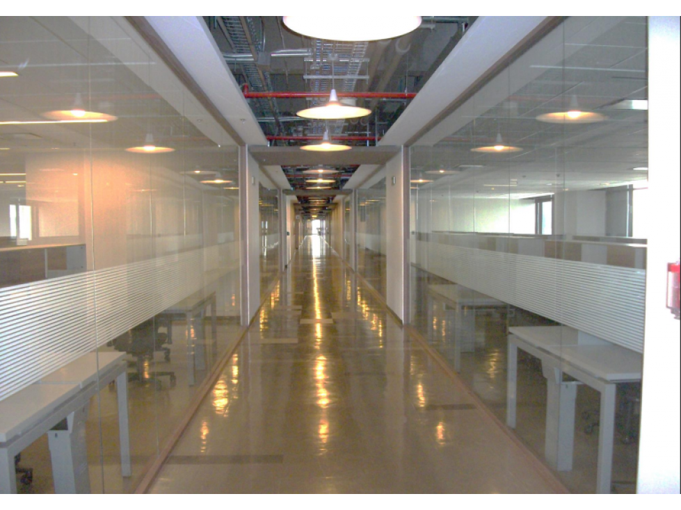 Oficina Super Amplia en Salitre Completamente Dotada - 6
