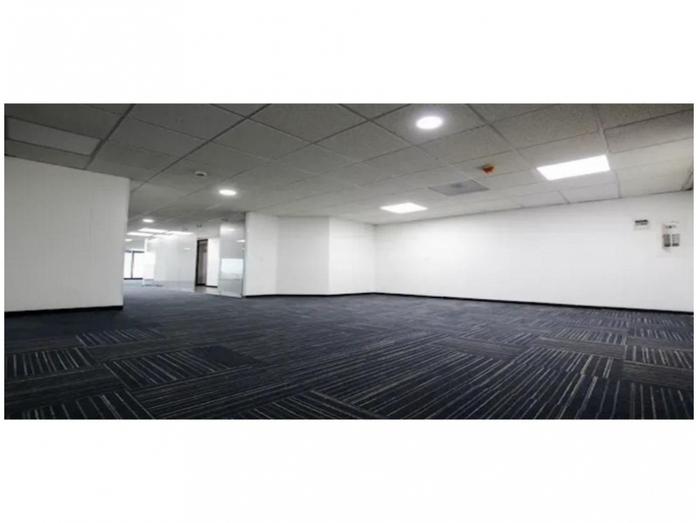 Oficina con Amplios Espacios en Chico Reservado 303m2 — foto 6