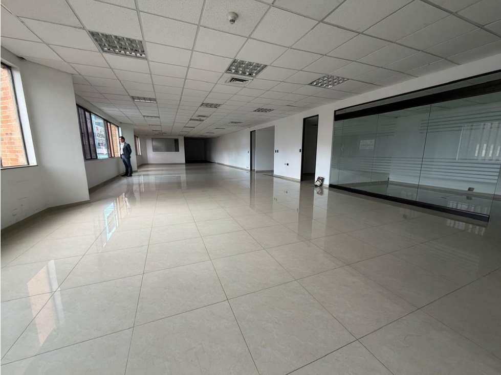 Oficina Super Bien Ubicada en Nogal en Zona Comercial — foto 2