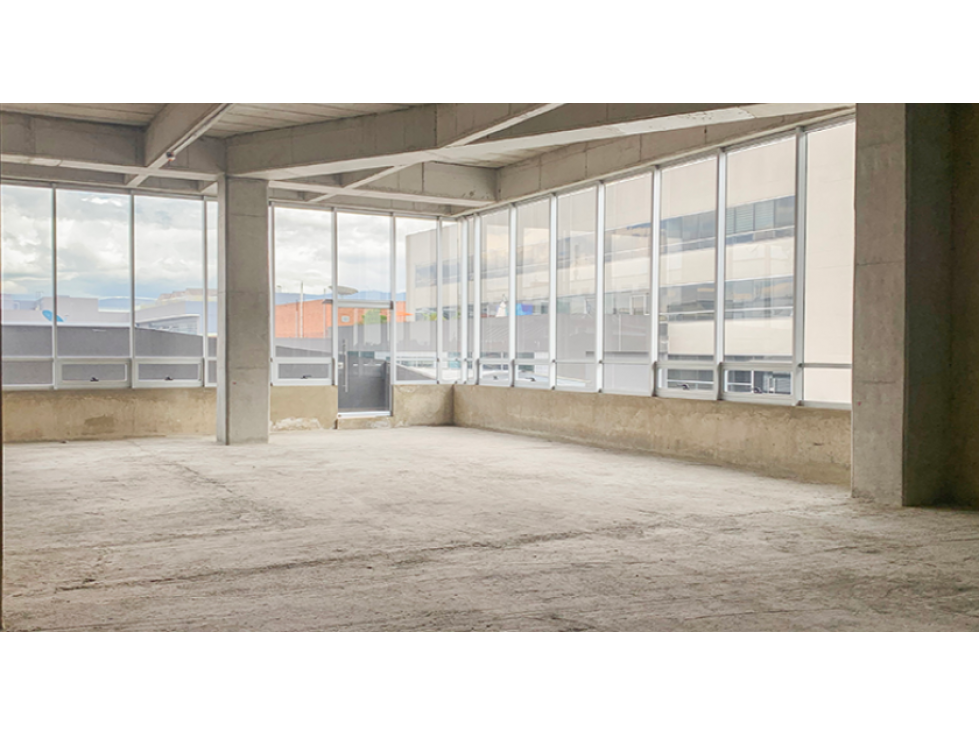 Oficina Maravillosa con Terraza Ubicada en Metropolis