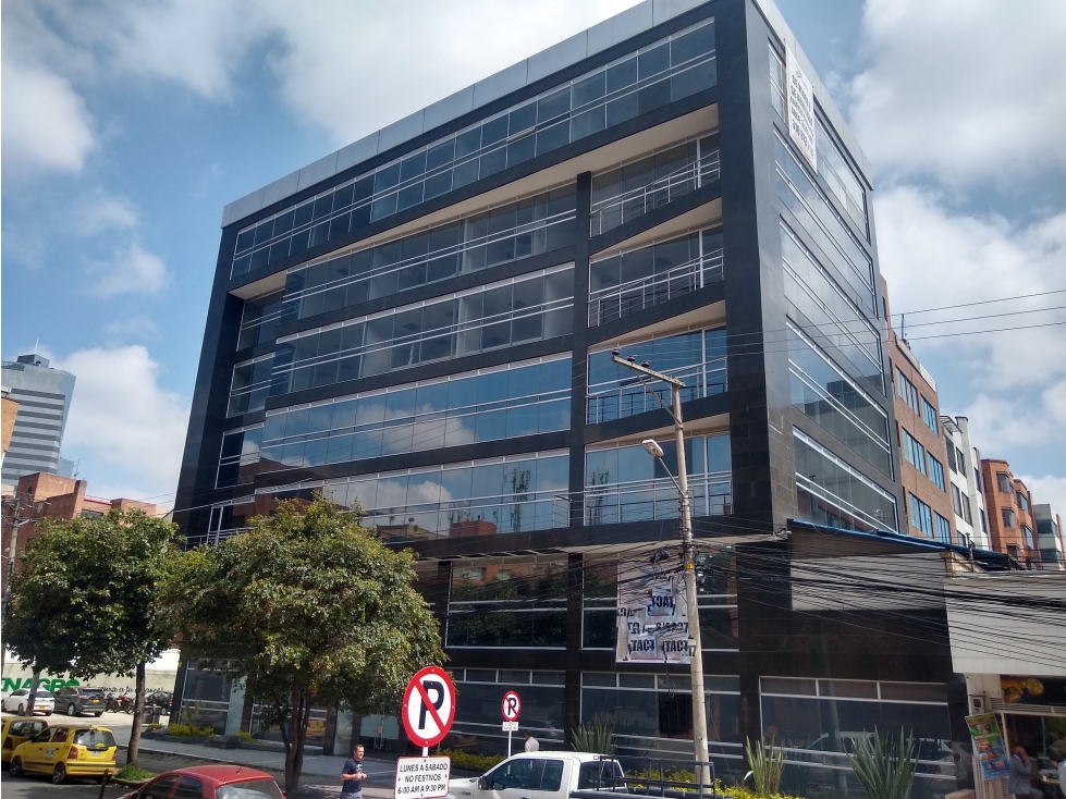Edificio de Oficinas Super Bien Ubicado con Terraza — foto 2