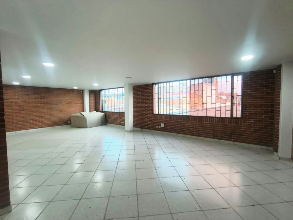Bodega Super Bien Ubicada y Amplia en Prado Veraniego — foto 4