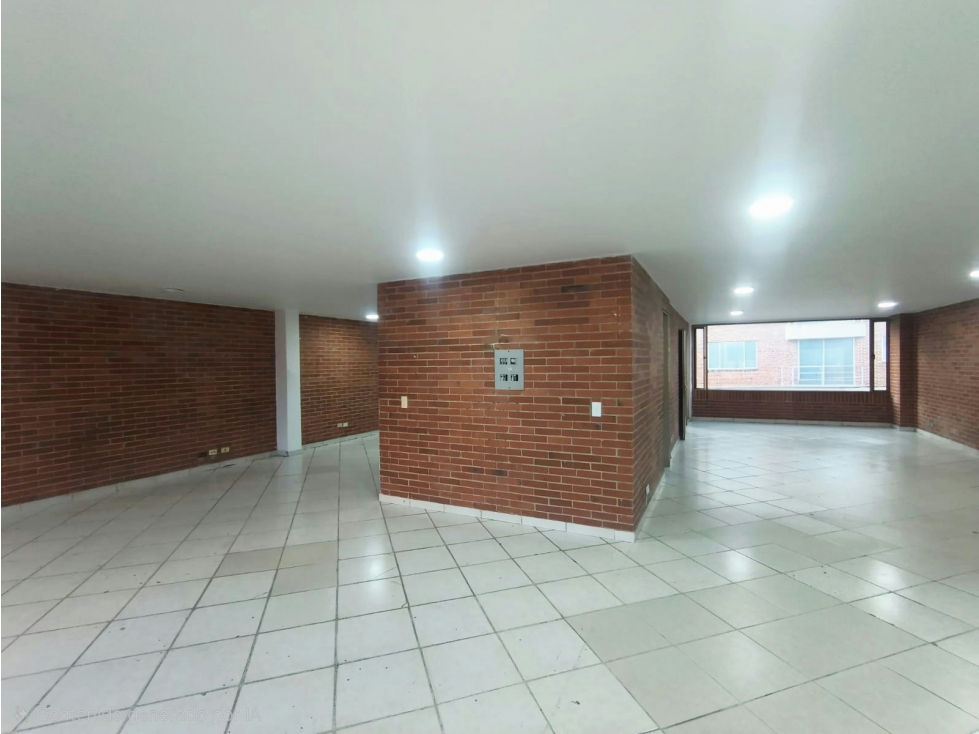 Bodega Super Bien Ubicada y Amplia en Prado Veraniego — foto 5