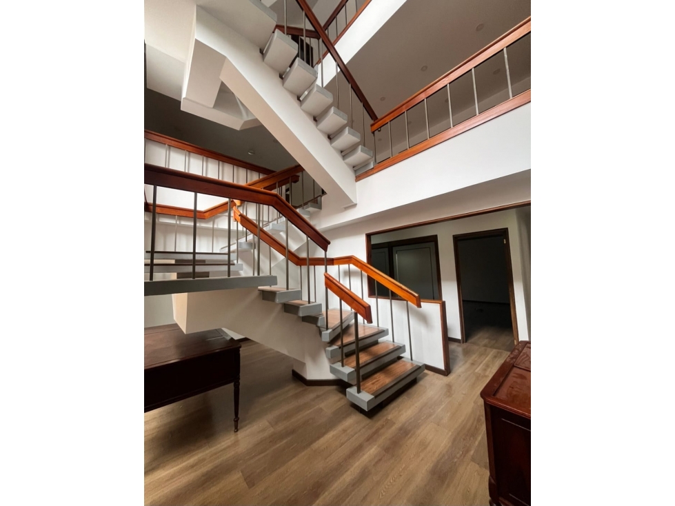 Casa Comercial Chapinero Alto en Zona de alto trafico 711 m2 — foto 2