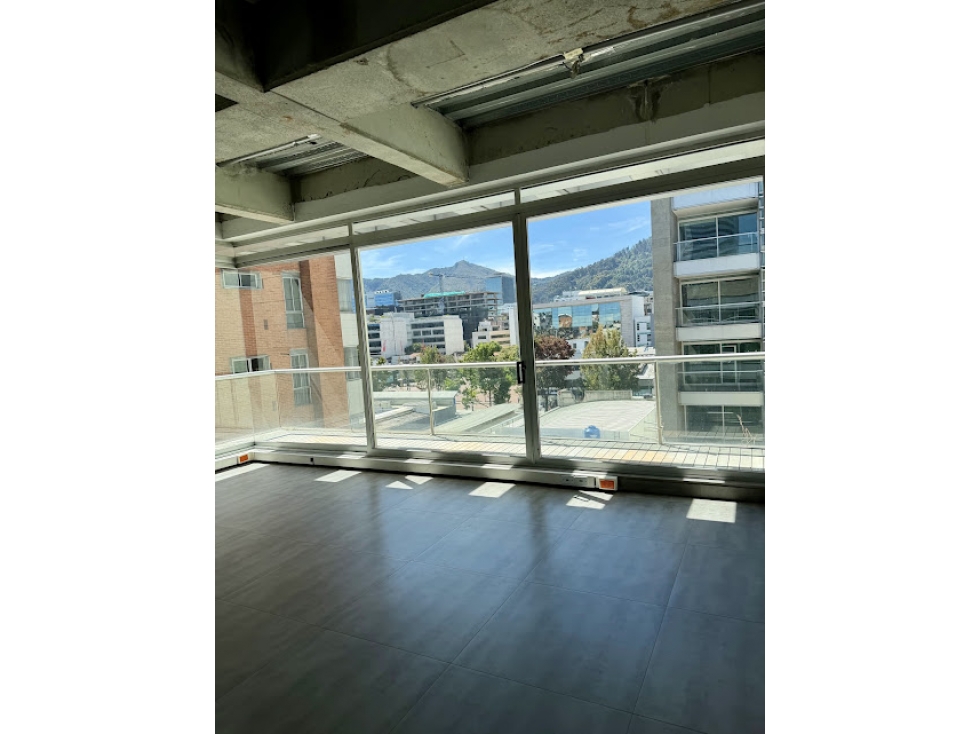 Oficina Super Bien Ubicada Chico 576 m2