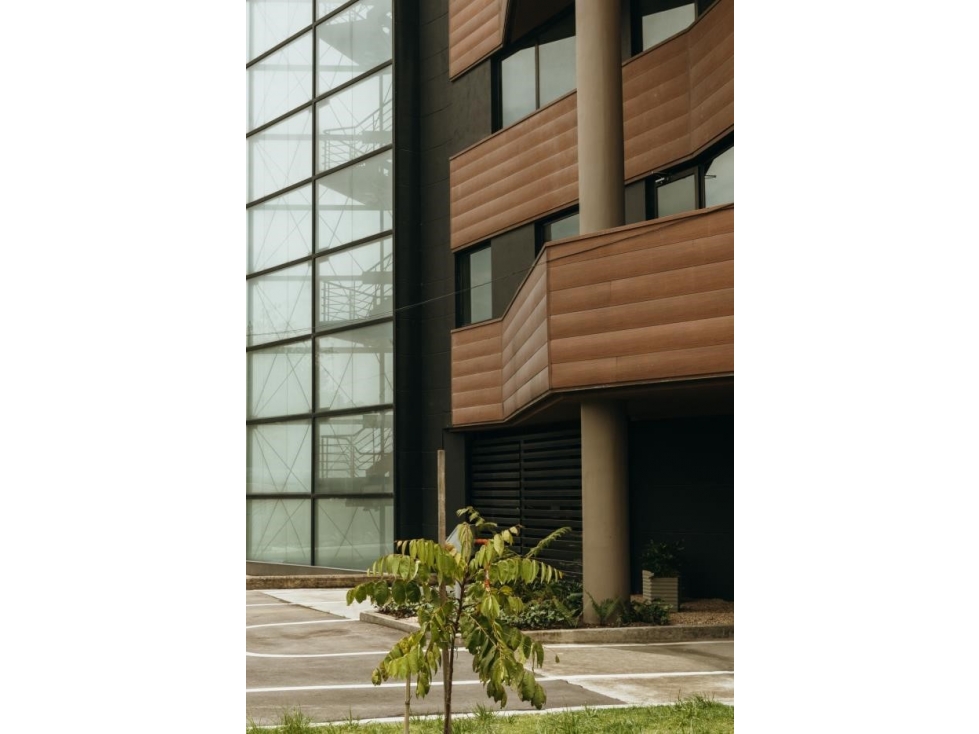 Exclusiva Oficina en Zona Empresarial Fontibón con Balcones - 6