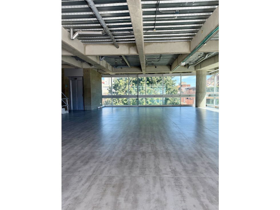 Oficina Super Bien Ubicada Chico 144 m2