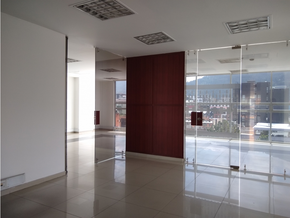 Edificio de Oficinas Super Bien Ubicado con Terraza — foto 6