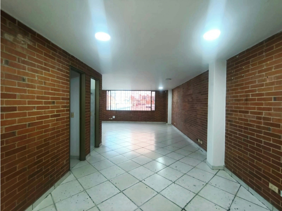 Bodega Super Bien Ubicada y Amplia en Prado Veraniego — foto 3