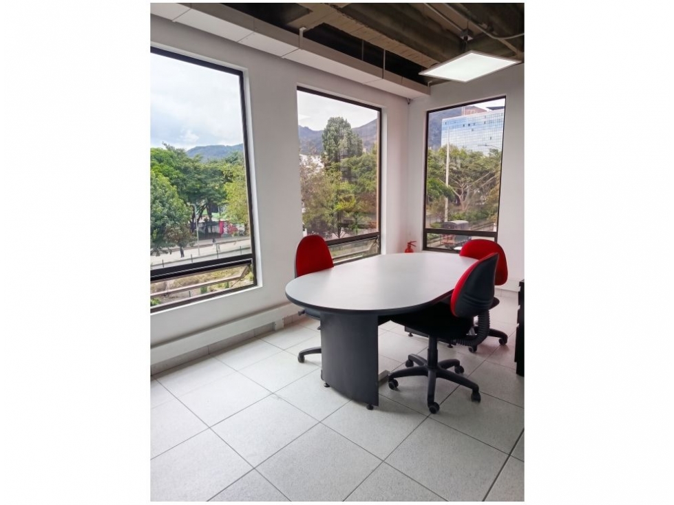 Edificio Super Bien Ubicado Zona Financiera 72 Nogal 2450 m2 — foto 4