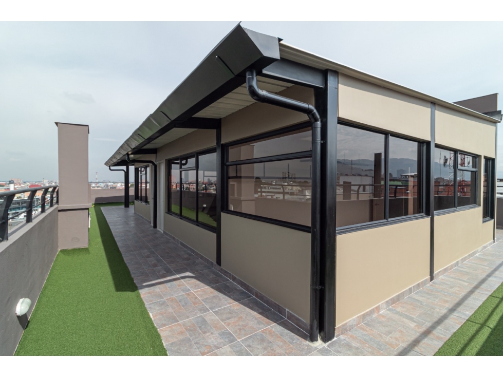 Edificio Moderno con Acabados y Terraza en Chapinero
