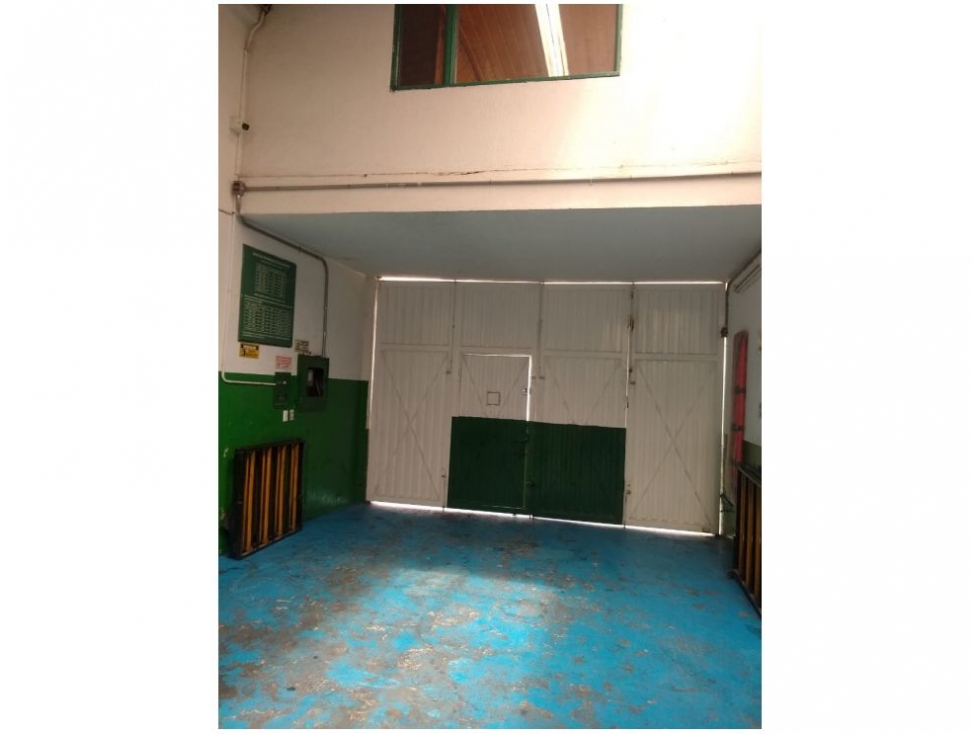 Gaitán Amplia Bodega Ubicada en Zona de Alto Trafico — foto 6