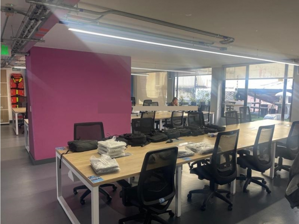 Edificio de Oficinas Super Bien Ubicado con Terraza — foto 2