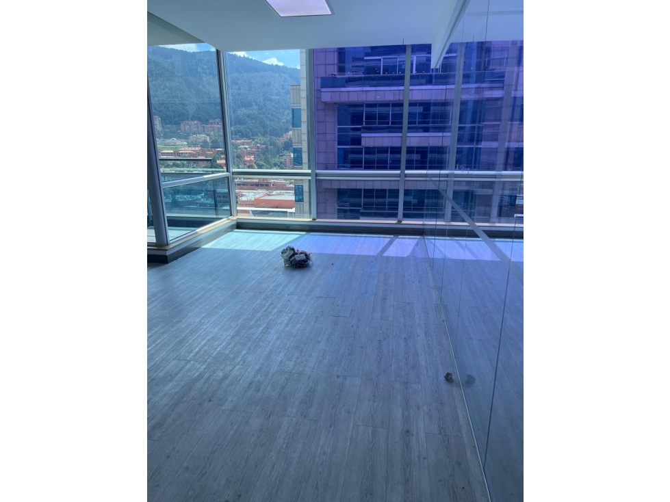Oficina Amplia y Super Bien Ubicada en Santa Barbara — foto 4