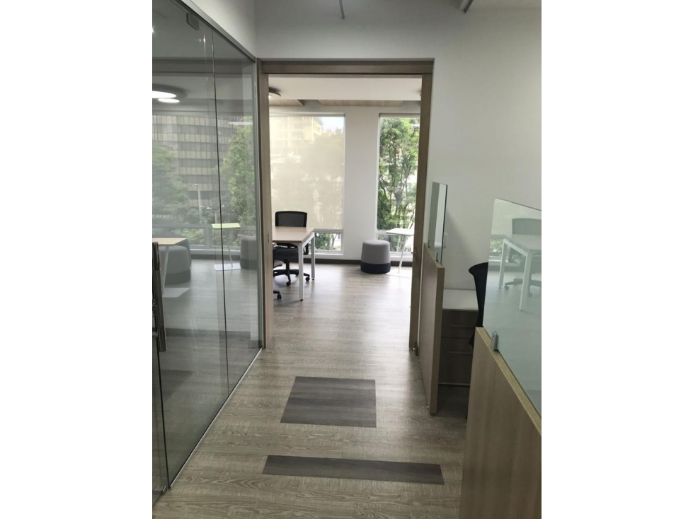 Oficina Amoblada y Remodelada en Chico 64 m2