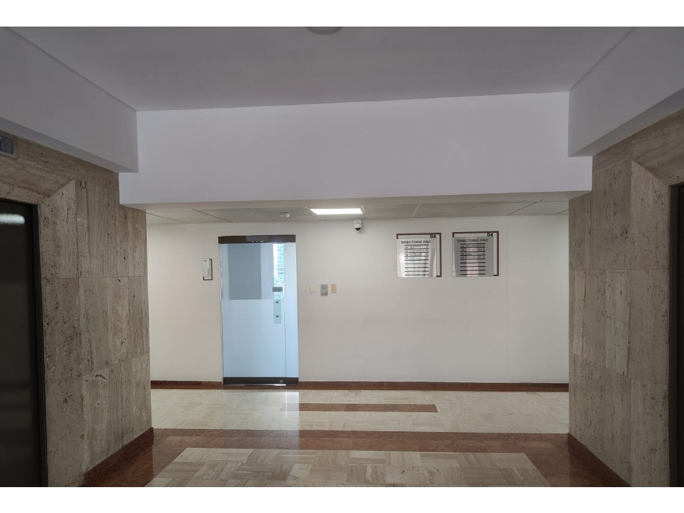 Oficina con Amplios Espacios en Chico Reservado 710 m2 — foto 5