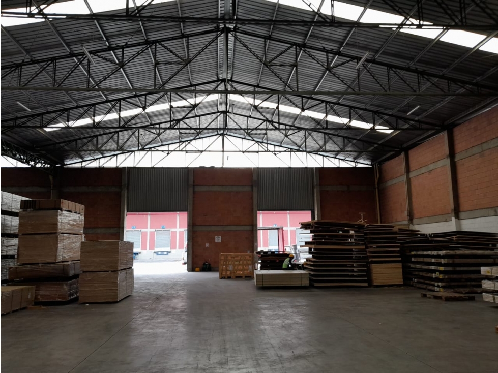 Bodega Super Bien Ubicada en Madrid 16000 m2 - 4